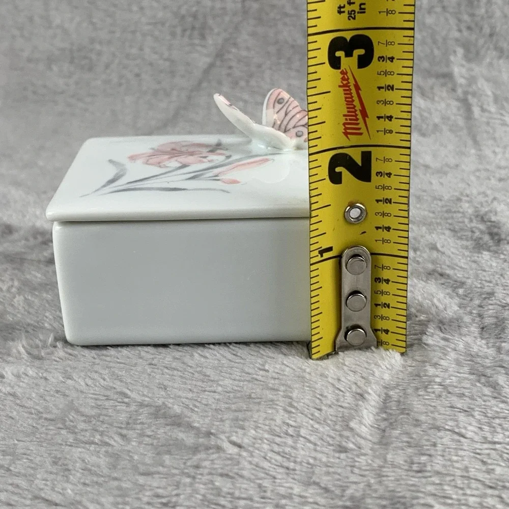 Butterfly Dropout vintage porcelain